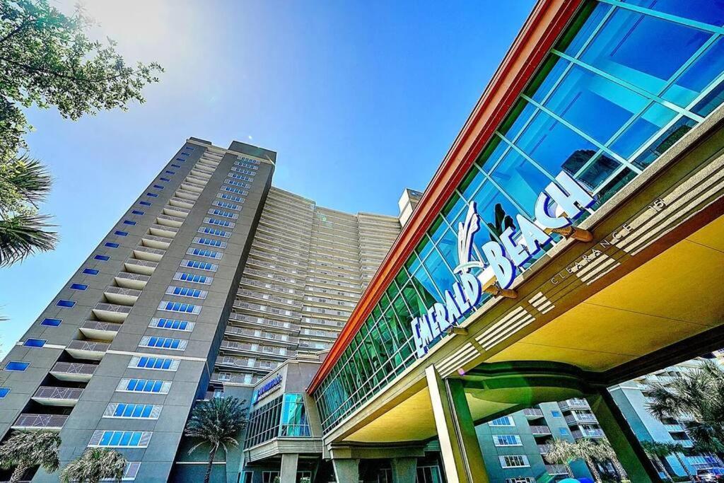 Beautiful Beachfront Paradise! Emerald Beach Resort Panama City Beach Exteriér fotografie