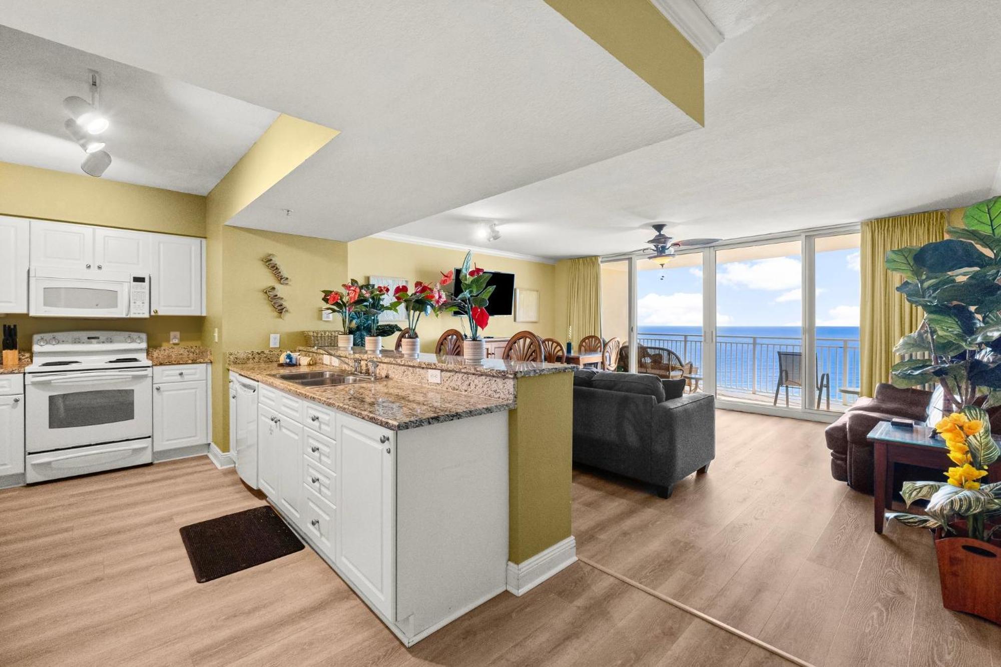 Beautiful Beachfront Paradise! Emerald Beach Resort Panama City Beach Exteriér fotografie